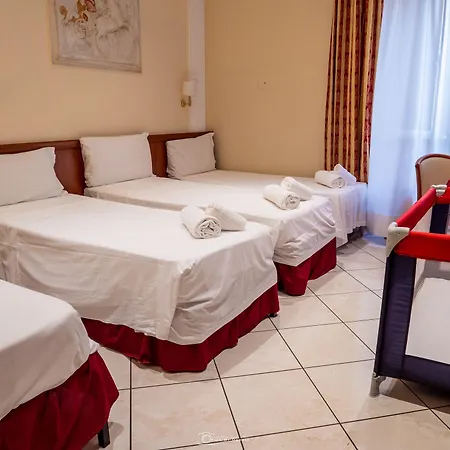 Caesar Hotel 2*