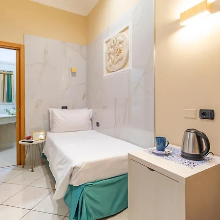 Hotel Caesar 2*