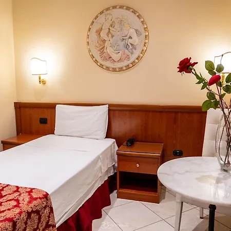 Caesar Hotel 2*