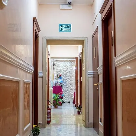 Hotel Caesar 2*