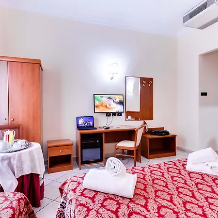 Caesar Hotel 2*