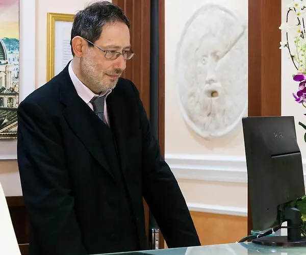 スイート シーザー ホテル 2*